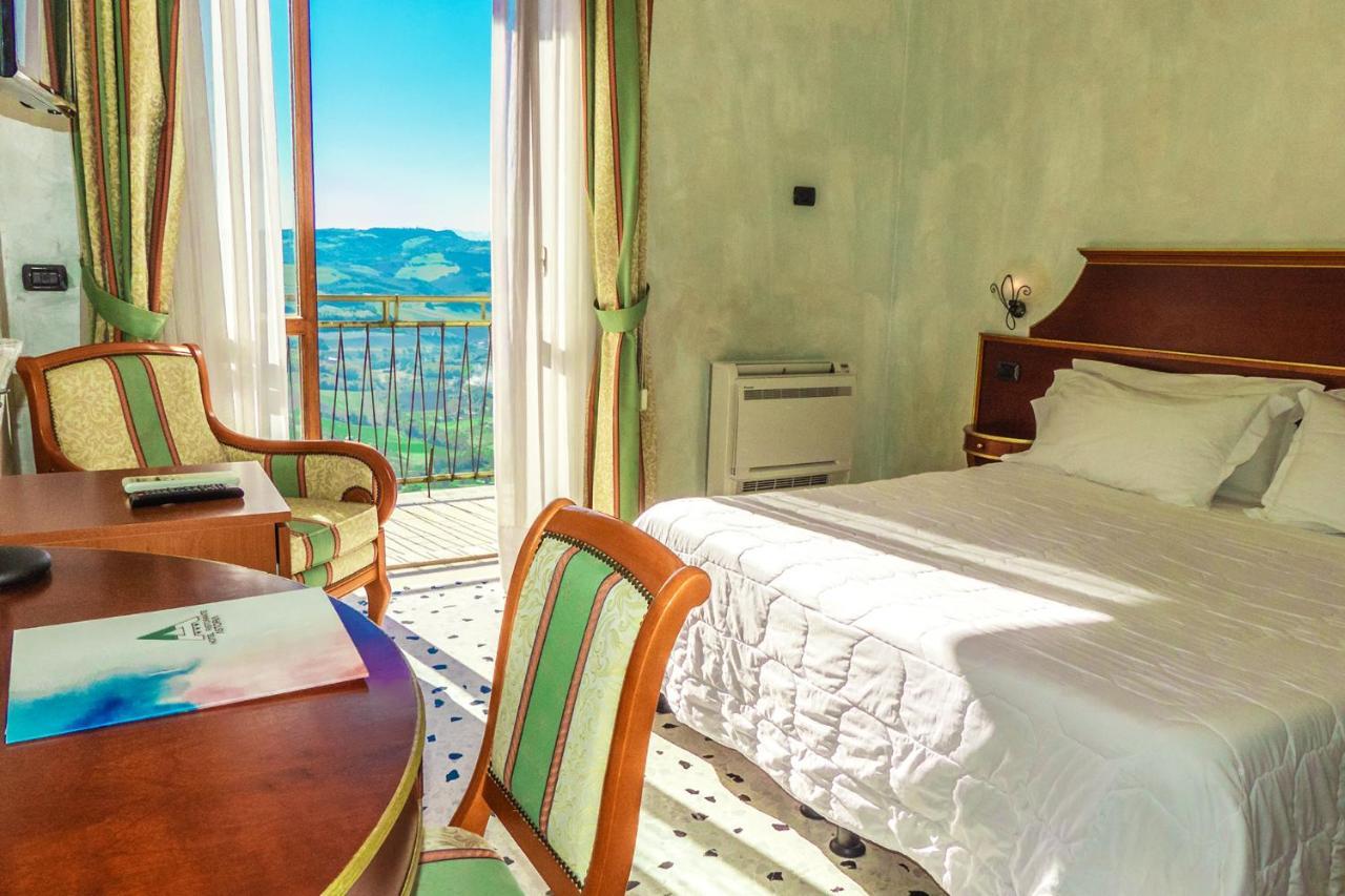 Hotel Astoria Fermo Exteriör bild