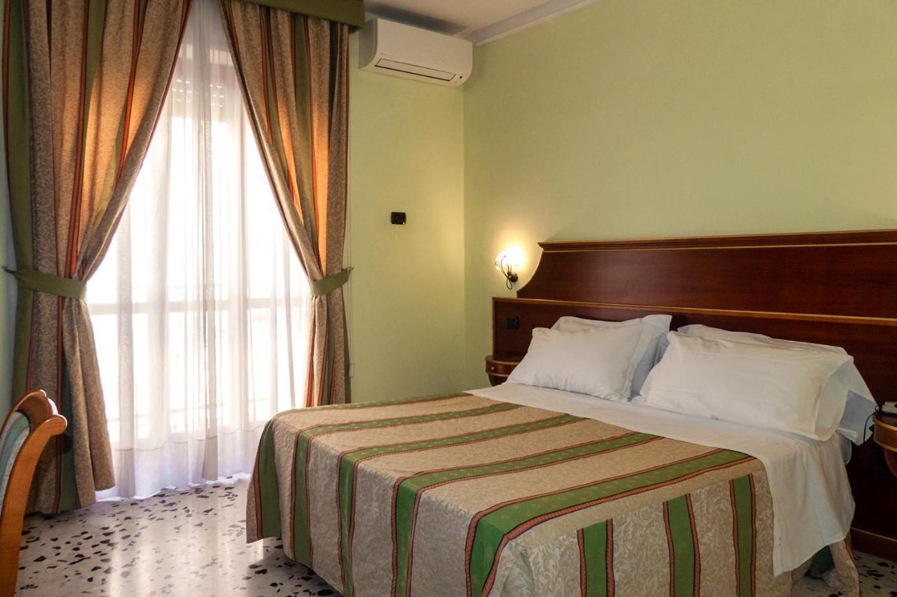 Hotel Astoria Fermo Exteriör bild