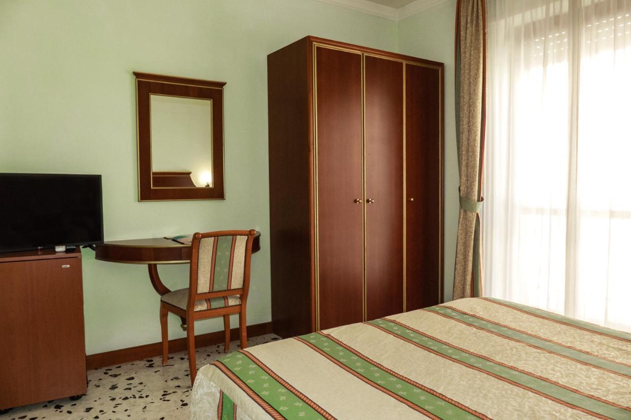 Hotel Astoria Fermo Exteriör bild