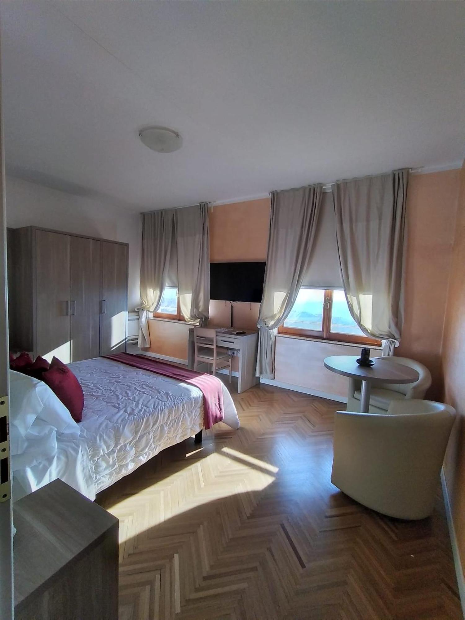 Hotel Astoria Fermo Exteriör bild